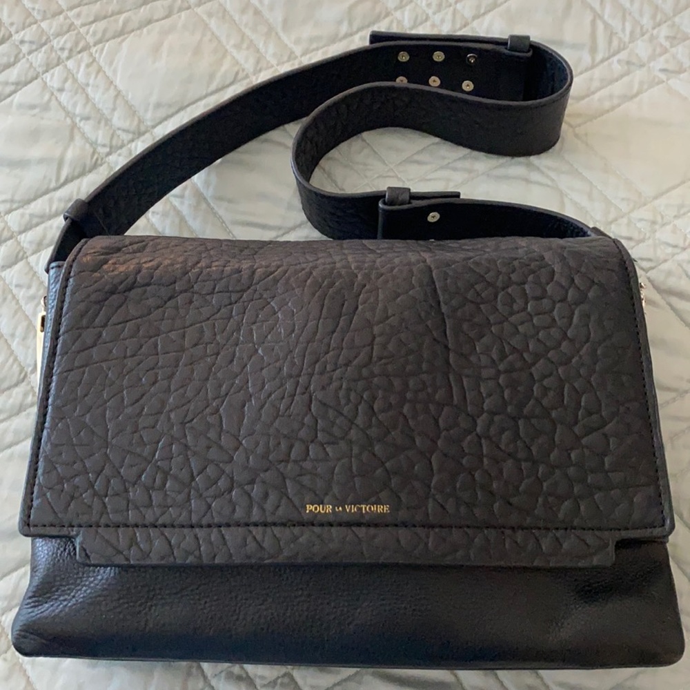 Pour La Victoire Black shoulder bag